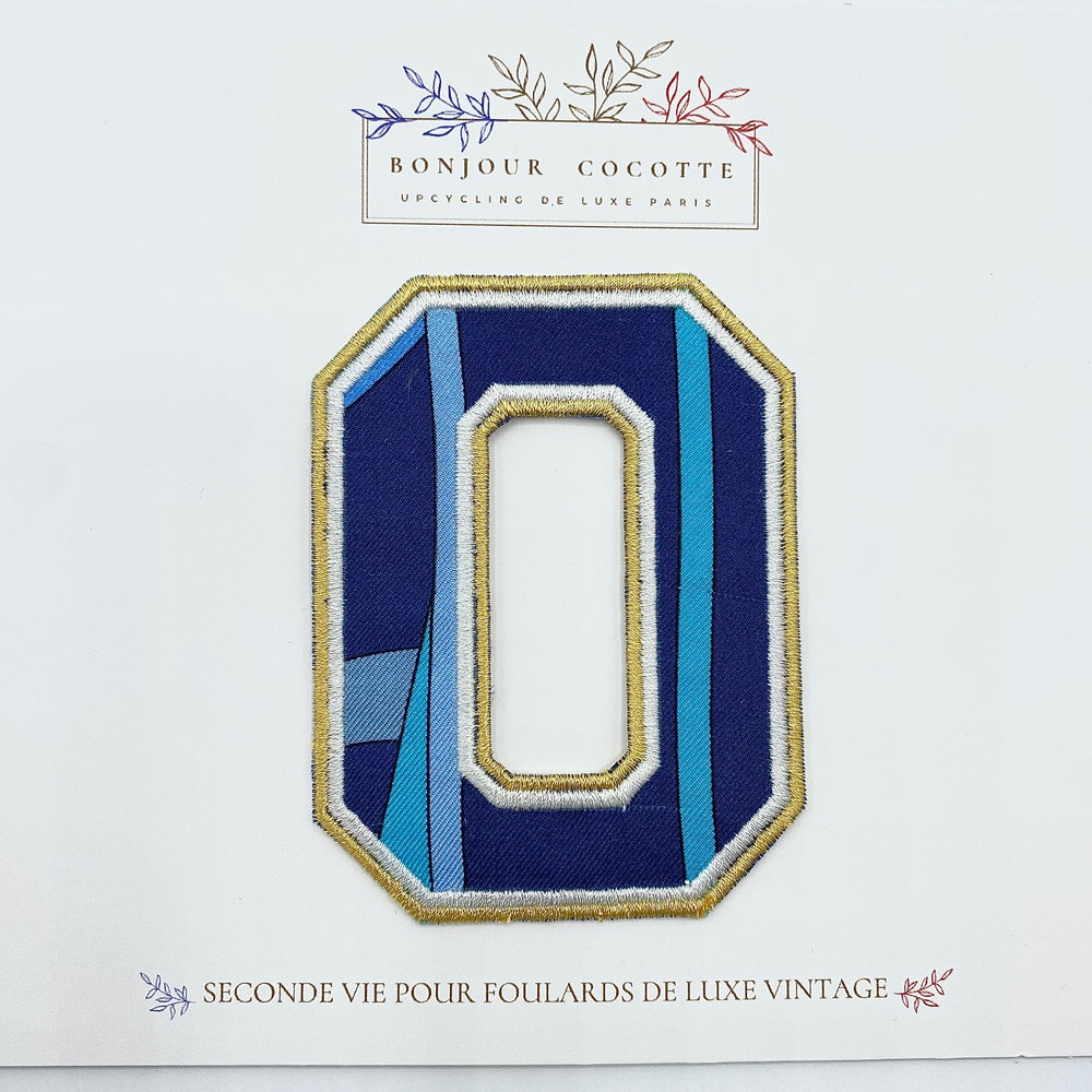 
                  
                    Patch brodé thermocollant chiffres "0", issu d’un foulard en soie Pucci revalorisé
                  
                