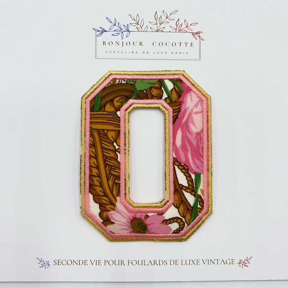
                  
                    Patch brodé thermocollant chiffres "0", issu d’un foulard en soie Gianfranco Ferré revalorisé
                  
                