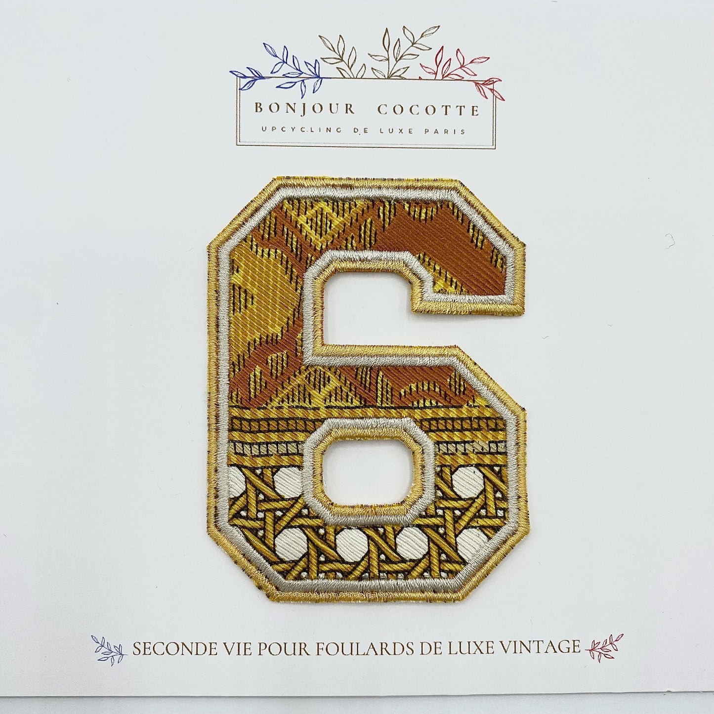 Patch brodé thermocollant chiffres "6", issu d’un foulard en soie Dior revalorisé