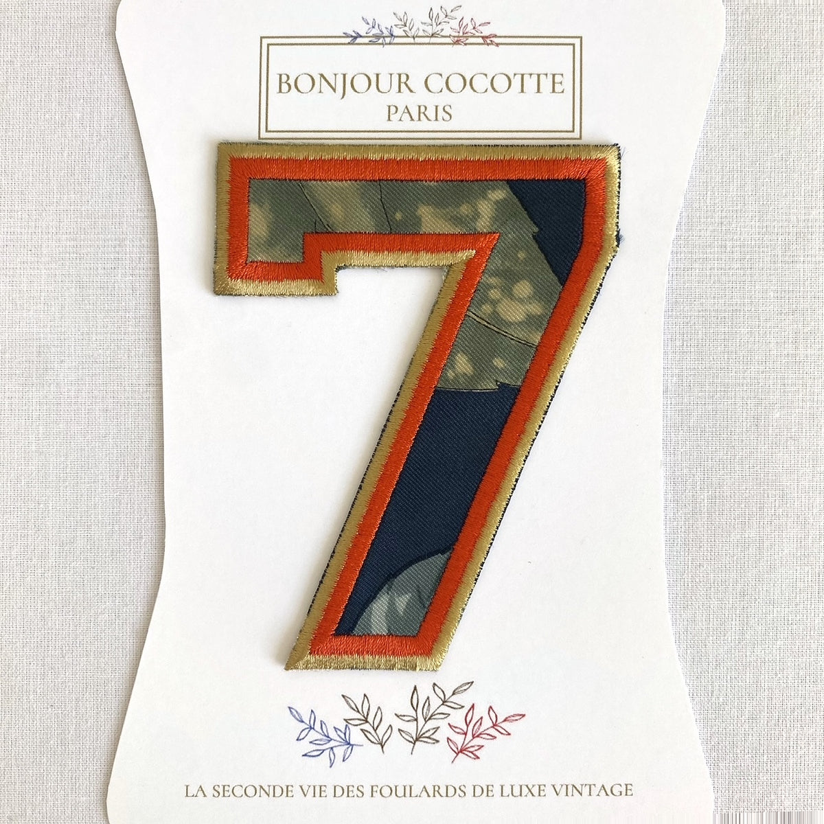 patch  brodé thermocollant chiffre 7 foulard vintage Valentino upcyclé par Bonjour Cocotte