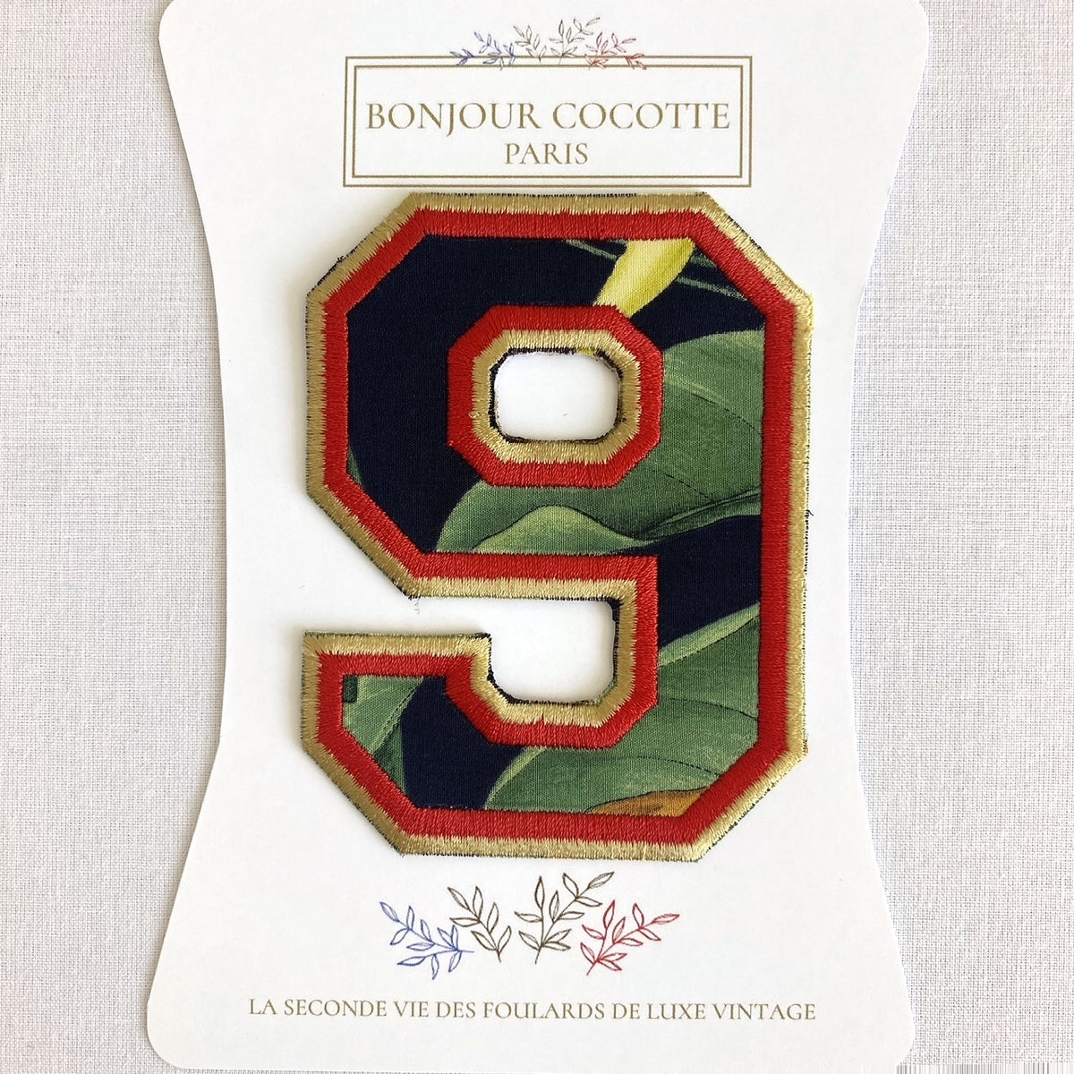 patch  brodé thermocollant chiffre 9 foulard vintage Valentino upcyclé par Bonjour Cocotte