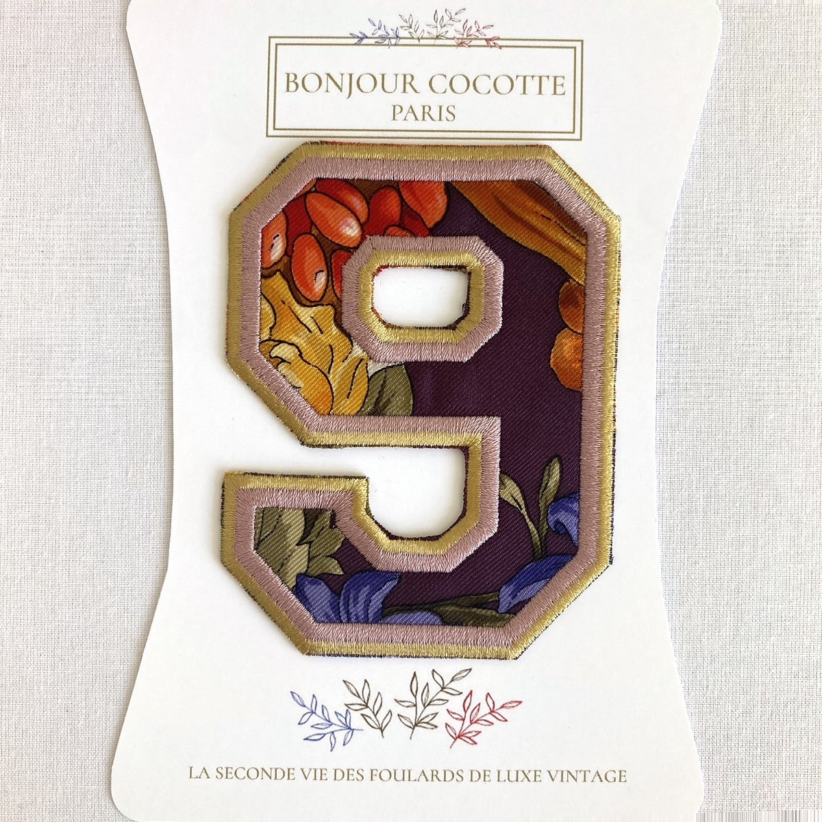 patch  brodé thermocollant chiffre 9 foulard vintage Valentino upcyclé par Bonjour Cocotte