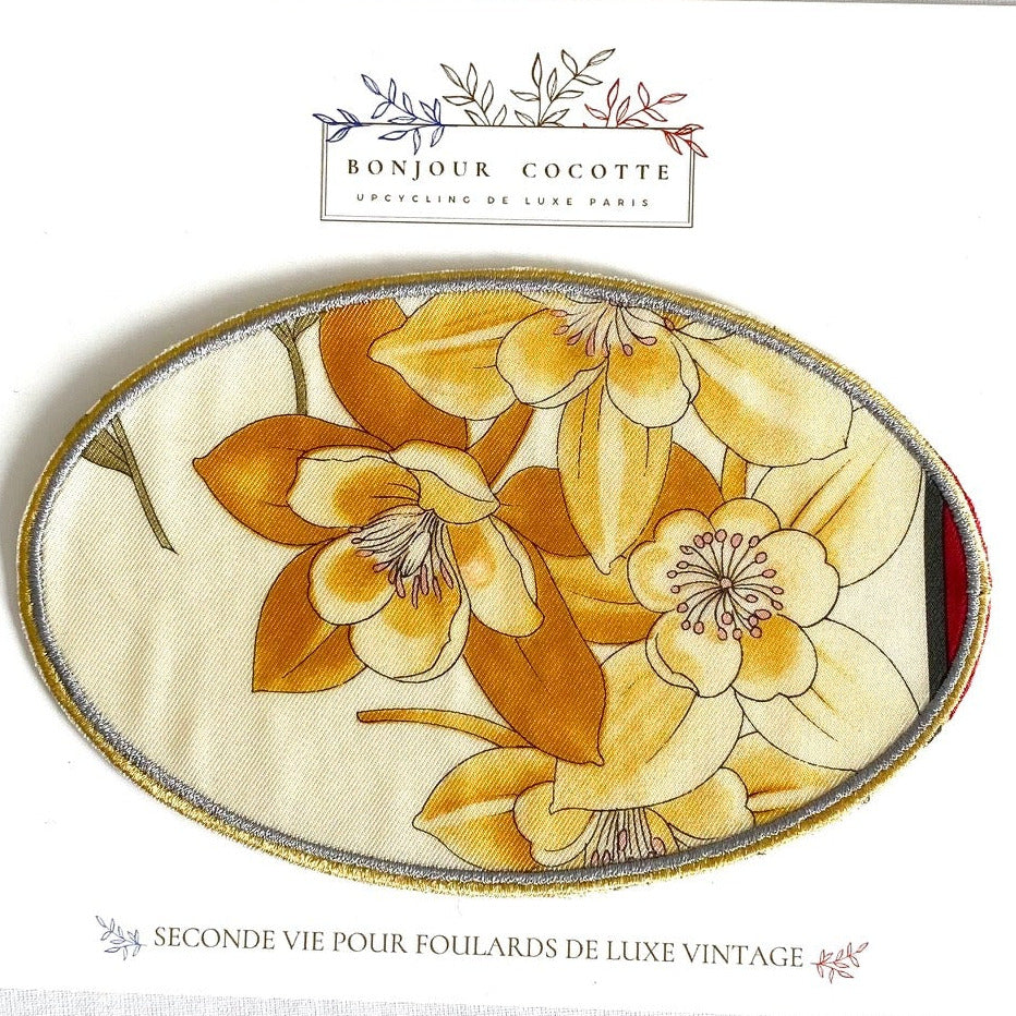 Coudière patch thermocollant upcycling de soie issue de la revalorisation de foulards de luxe vintage Valentino