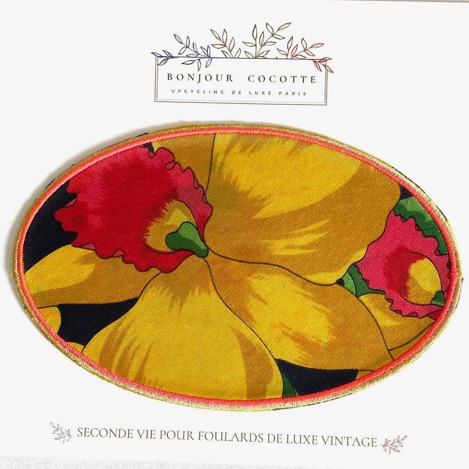 Coudière patch thermocollant upcycling de soie issue de la revalorisation de foulards de luxe vintage Valentino