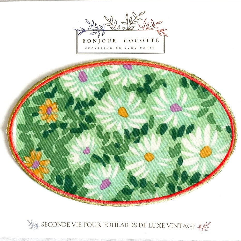 Coudière patch thermocollant upcycling de soie issue de la revalorisation de foulards de luxe vintage Dior