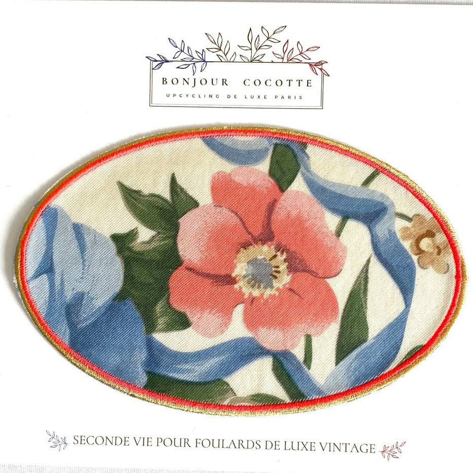 Coudière patch thermocollant upcycling de soie issue de la revalorisation de foulards de luxe vintage Lacroix