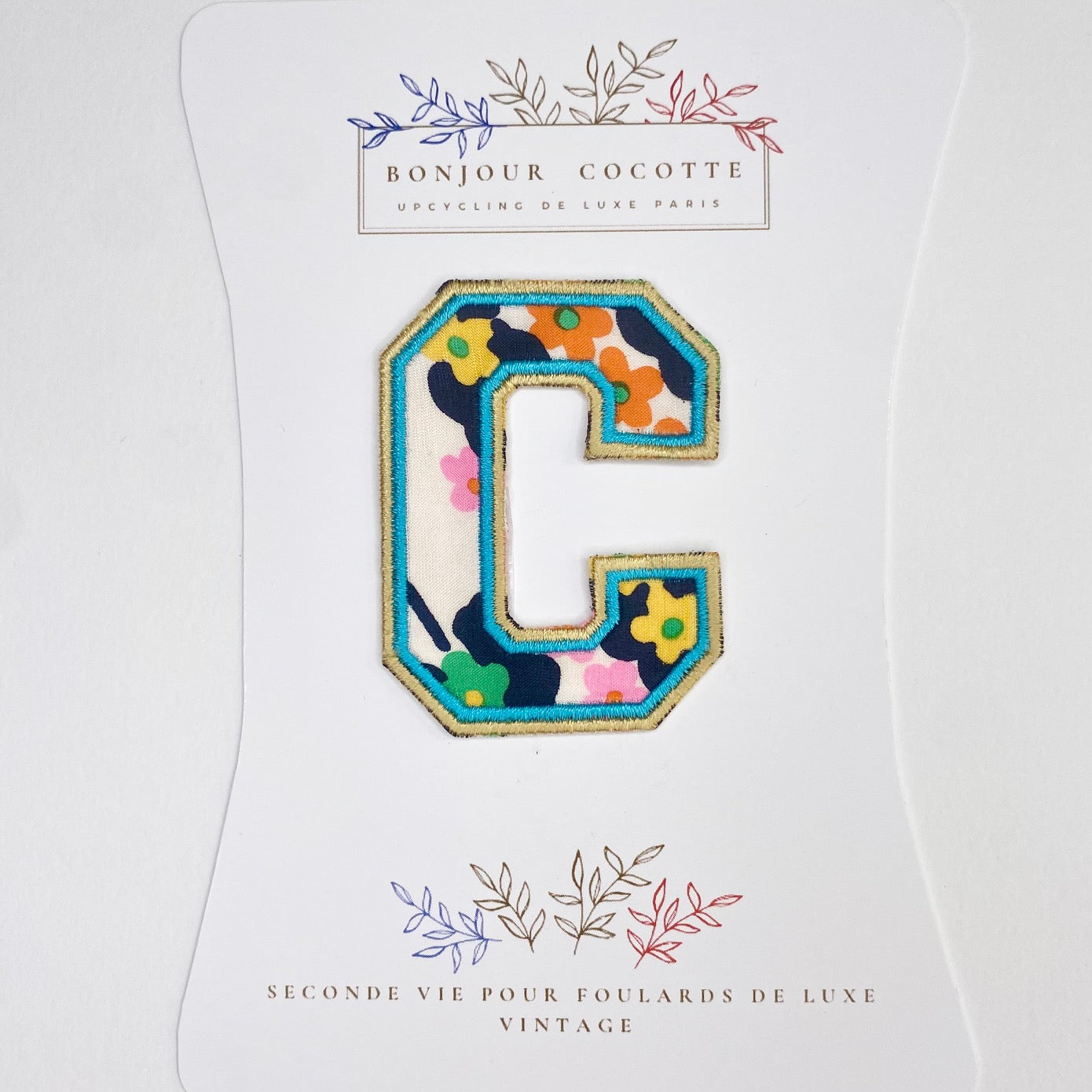 Patch  thermocollant petite lettre C foulard revalorisé vintage Dior