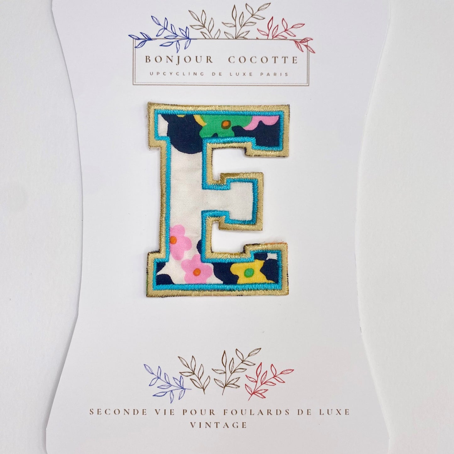 Patch  thermocollant petite lettre E foulard revalorisé vintage Dior