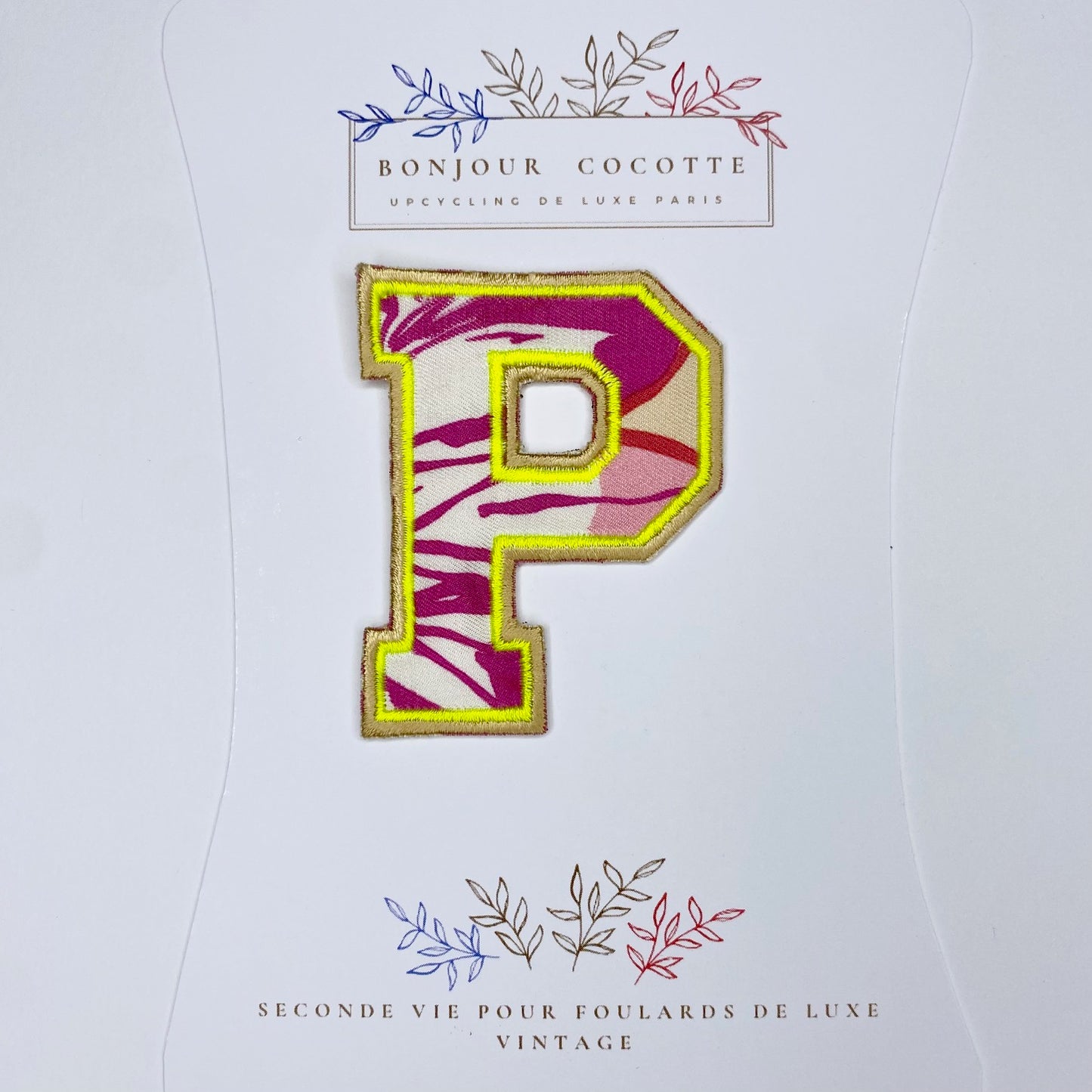 Patch  thermocollant petite lettre P  foulard revalorisé vintage Max Mara