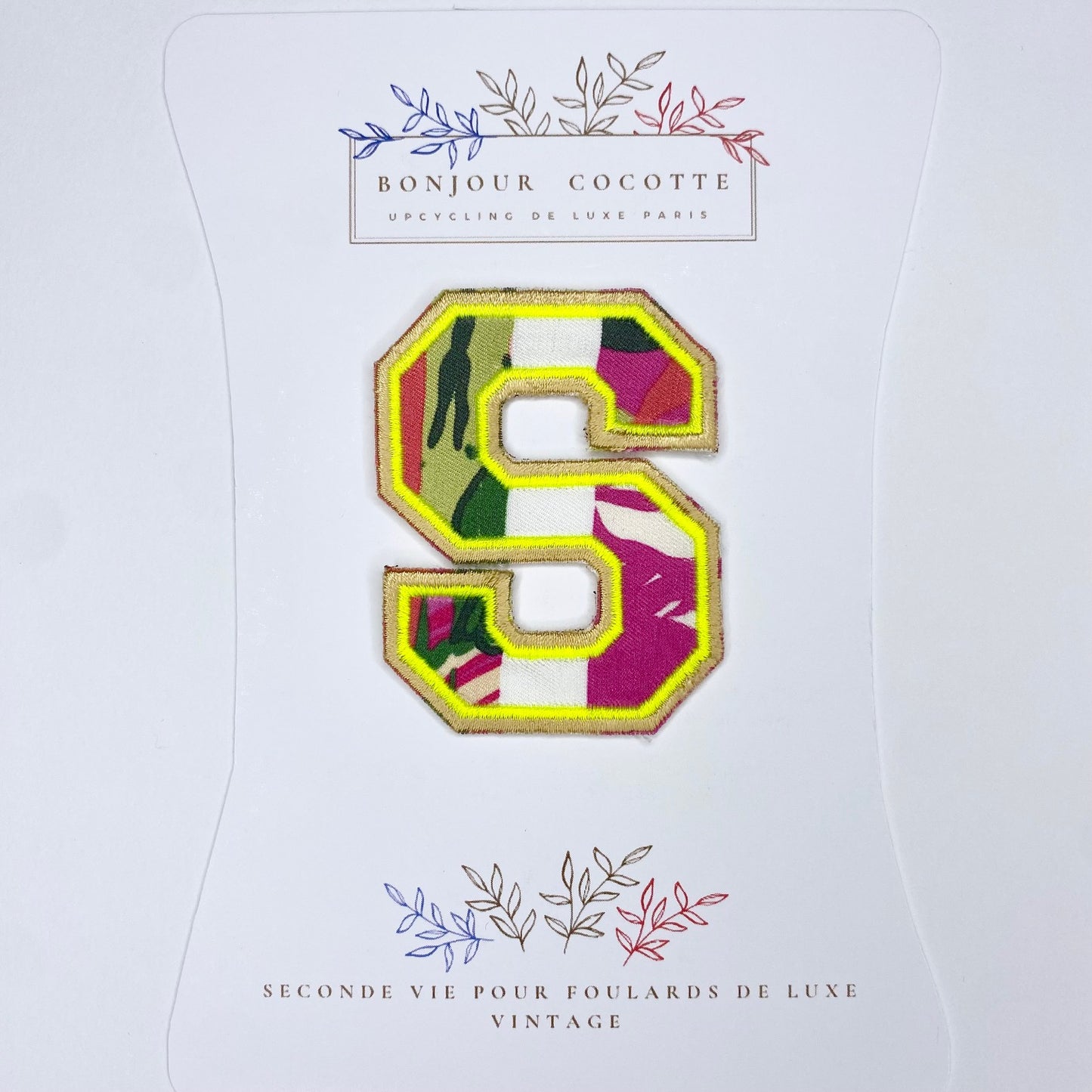 Patch  thermocollant petite lettre S  foulard revalorisé vintage Max Mara